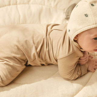 When do babies start crawling?